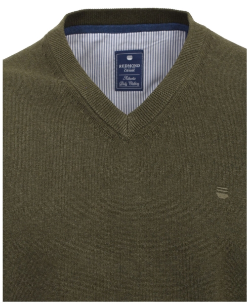 REDMOND V-Neck Pullover Comfort Fit in grün